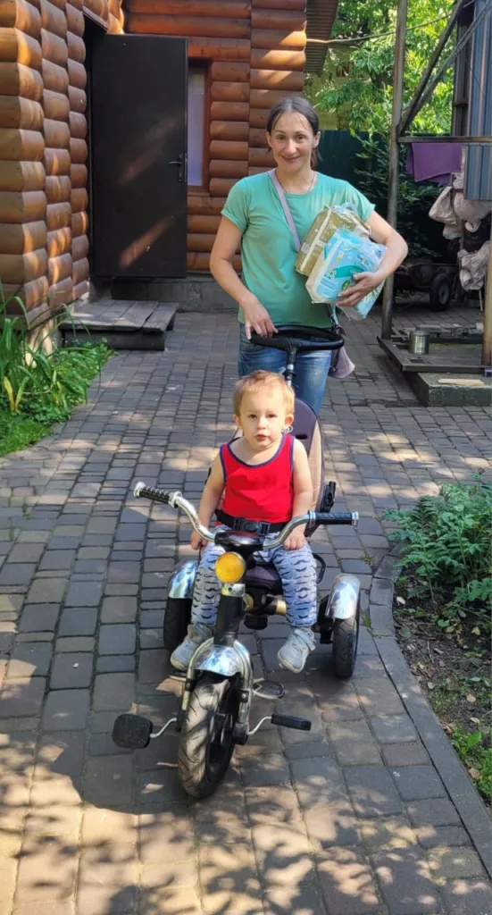 hlopchyk na velosypedi