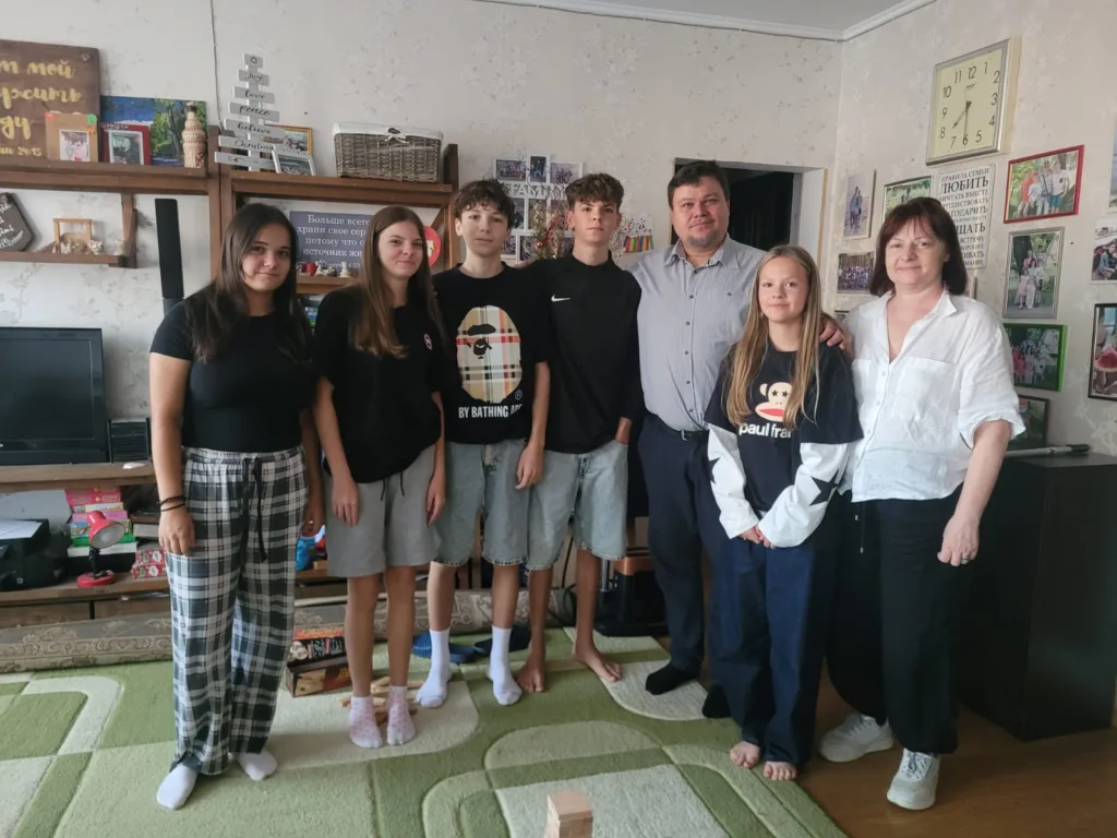 dytjachyj budynok simejnogo typu apalkovyh dopomogly pidgotuvaty ditej do shkoly